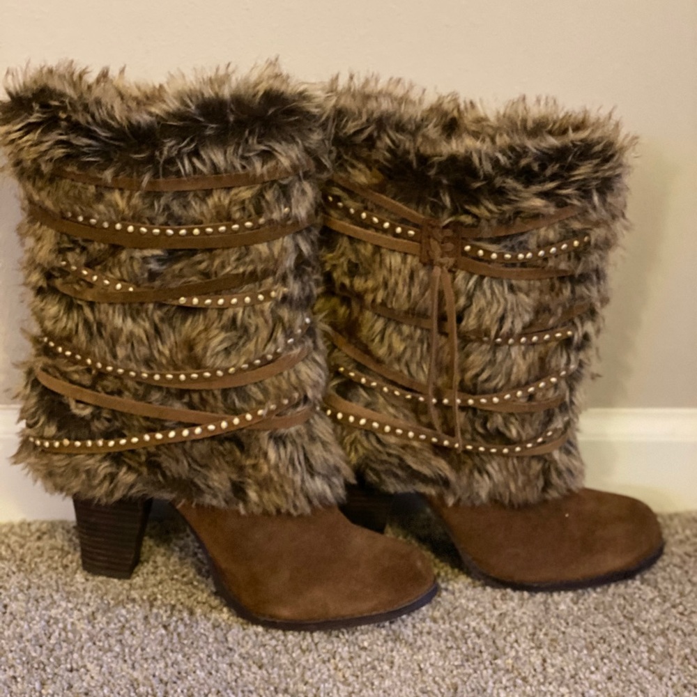 Fur heeled booties